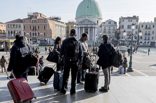 maletas-con-ruedas-en-venecia